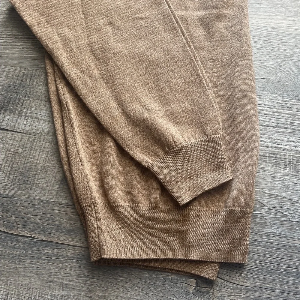 Jos. A. Bank NWT 100% Italian Merino Wool Men's V-Neck Sweater Men’s Large